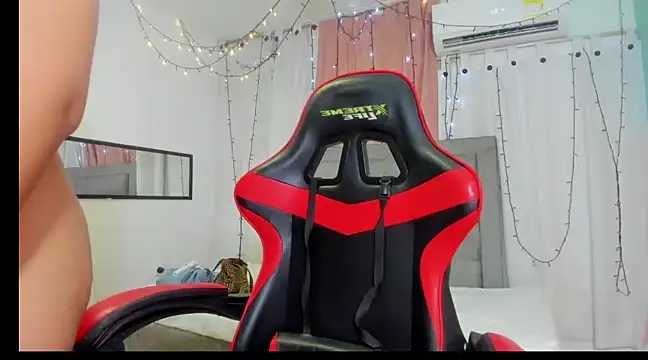 Snapshot of megan_kis9 chatting on March 10, 2025, 3:41 pm megan kis9 online show from March 10, 2025, 3:41 pm