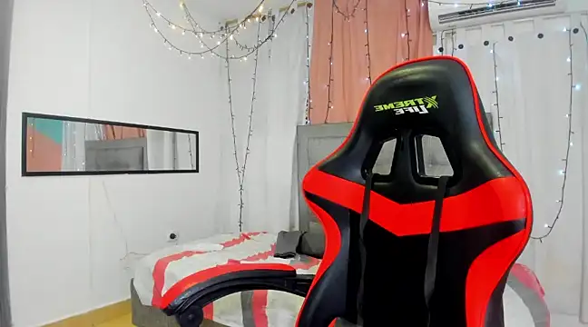 Snapshot of megan_kis9 chatting on March 19, 2025, 6:55 pm megan kis9 online show from March 19, 2025, 6:55 pm