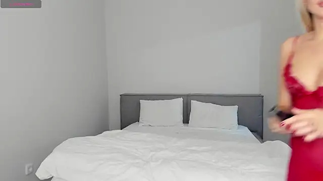 sarahphyllis online show from November 10, 2025, 8:30 pm