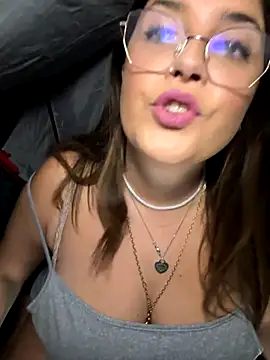 Snapshot of Novababy18 chatting on October 26, 2025, 10:25 pm Novababy18 online show from October 26, 2025, 10:25 pm