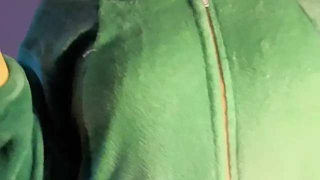 Paola Lyon  online show from September 19, 2025, 6:59 am