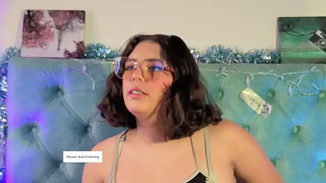 Paola Lyon  online show from January 7, 2026, 11:56 am