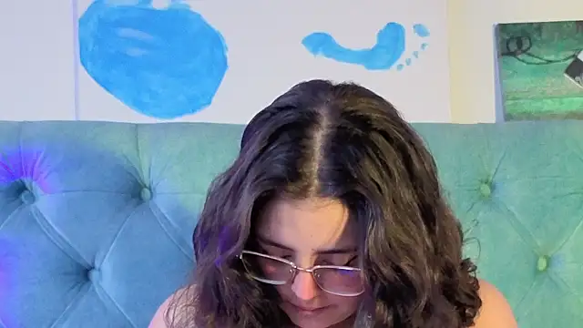 Snapshot of Paola_Lyon_ chatting on April 17, 2026, 7:06 pm Paola Lyon online show from April 17, 2026, 7:06 pm