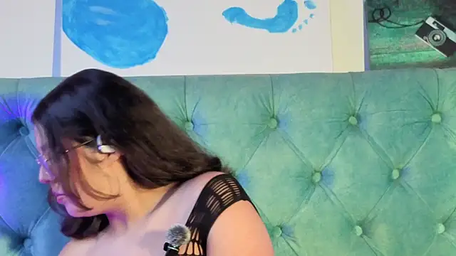 Snapshot of Paola_Lyon_ chatting on April 29, 2026, 6:14 pm Paola Lyon online show from April 29, 2026, 6:14 pm