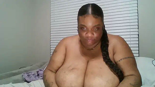 Snapshot of NaughtyHottieBBW chatting on November 3, 2025, 11:26 pm NaughtyHottieBBW online show from November 3, 2025, 11:26 pm