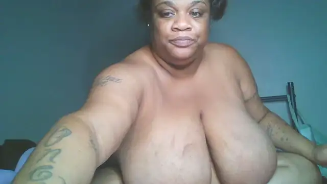 Snapshot of NaughtyHottieBBW chatting on July 27, 2026, 4:30 am NaughtyHottieBBW online show from July 27, 2026, 4:30 am