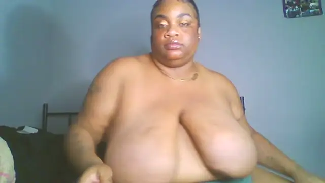 Snapshot of NaughtyHottieBBW chatting on July 28, 2026, 4:52 am NaughtyHottieBBW online show from July 28, 2026, 4:52 am