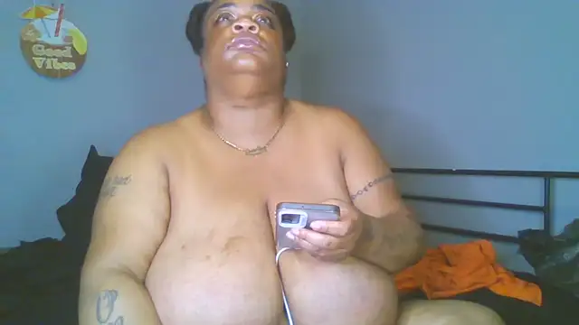 Snapshot of NaughtyHottieBBW chatting on August 2, 2026, 5:39 am NaughtyHottieBBW online show from August 2, 2026, 5:39 am