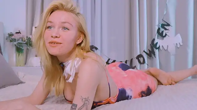 Snapshot of FapClubFamm chatting on October 30, 2025, 4:19 pm FapClubFamm online show from October 30, 2025, 4:19 pm