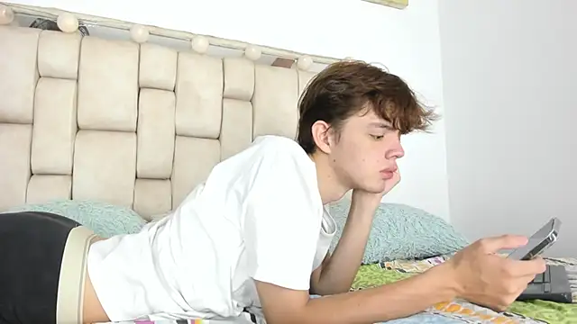 Snapshot of daniel_hot03 chatting on October 18, 2025, 1:34 pm daniel hot03 online show from October 18, 2025, 1:34 pm