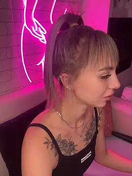 Snapshot of MiaMinx chatting on December 29, 2024, 10:25 pm MiaMinx online show from December 29, 2024, 10:25 pm