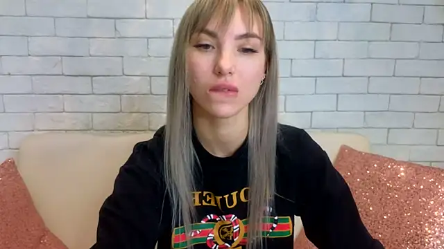 Snapshot of MiaMinx chatting on February 12, 2025, 1:52 am MiaMinx online show from February 12, 2025, 1:52 am