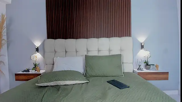 sofi potter  online show from February 18, 2026, 6:59 pm