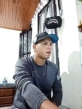 Snapshot of Peterking11 chatting on November 8, 2025, 10:48 am Peterking11 online show from November 8, 2025, 10:48 am