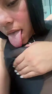 Snapshot of pamela_anderson_ chatting on December 13, 2024, 8:20 am pamela anderson online show from December 13, 2024, 8:20 am