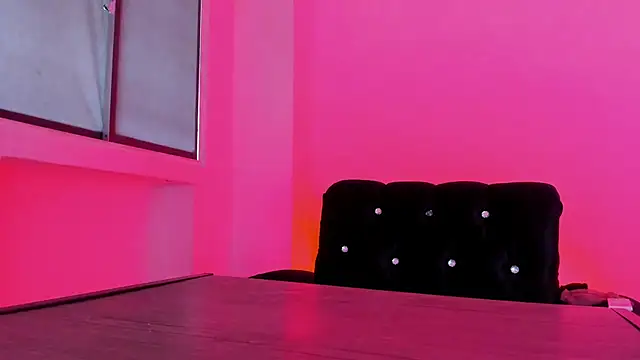 Mialenox online show from February 10, 2025, 8:21 pm