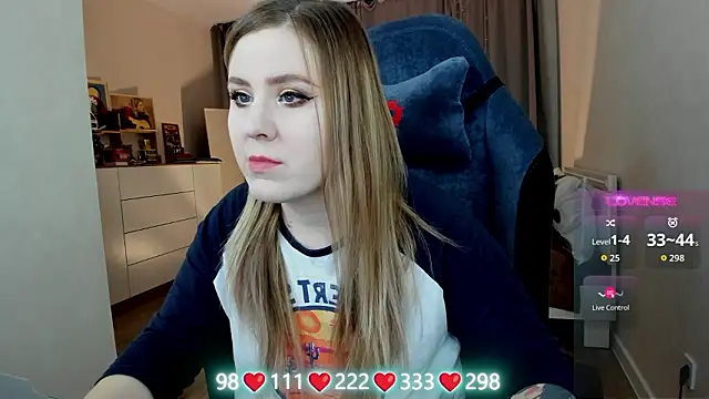 Olivia Munk online show from February 17, 2026, 4:42 am