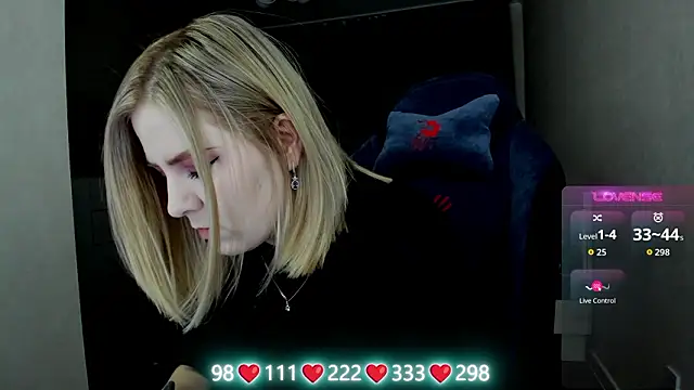 Olivia Munk online show from March 27, 2026, 4:40 am