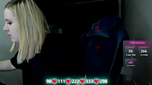 Olivia Munk online show from May 8, 2026, 4:29 am