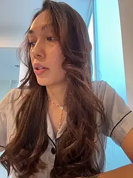 MichelleFerry  online show from April 24, 2026, 12:57 am