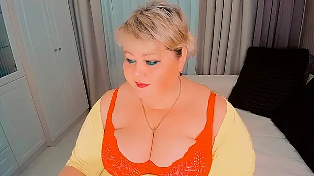 BIGTITSBBW online show from December 10, 2024, 7:00 pm