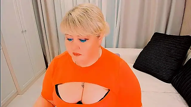 Snapshot of BIGTITSBBW chatting on April 16, 2026, 7:03 pm BIGTITSBBW online show from April 16, 2026, 7:03 pm
