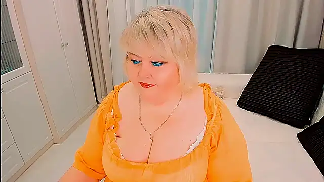 Snapshot of BIGTITSBBW chatting on April 22, 2026, 5:36 pm BIGTITSBBW online show from April 22, 2026, 5:36 pm