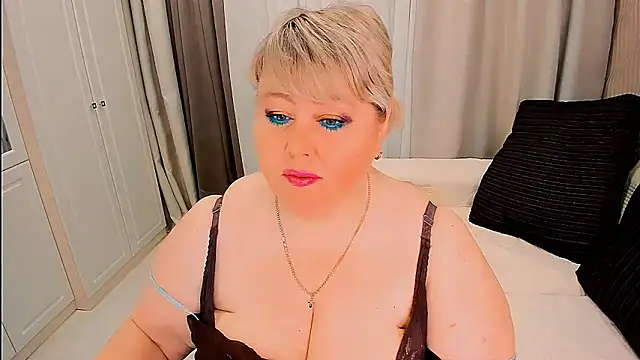Snapshot of BIGTITSBBW chatting on May 7, 2026, 7:41 pm BIGTITSBBW online show from May 7, 2026, 7:41 pm