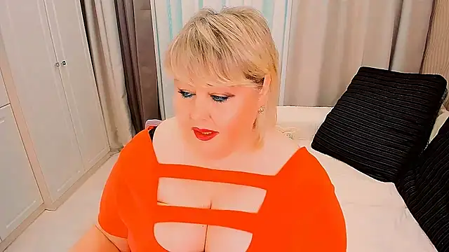 Snapshot of BIGTITSBBW chatting on May 19, 2026, 2:45 pm BIGTITSBBW online show from May 19, 2026, 2:45 pm