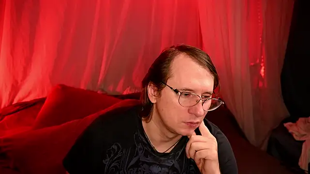 Claudia and elon  online show from October 23, 2025, 4:56 am