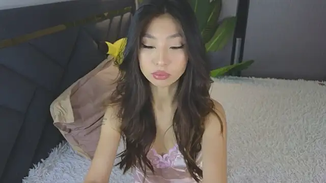 Snapshot of TrishaRey chatting on October 16, 2025, 4:24 am TrishaRey online show from October 16, 2025, 4:24 am