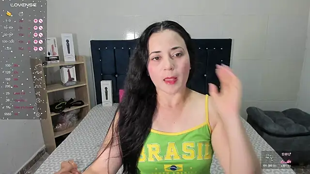 Snapshot of Perverse_Kim chatting on December 17, 2025, 11:00 pm Perverse Kim online show from December 17, 2025, 11:00 pm