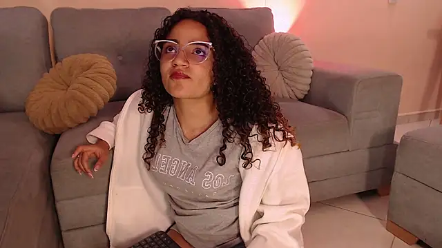 DAHLIA BROWNIE online show from January 13, 2026, 2:28 am