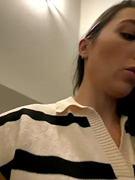 Snapshot of AnnaCastillo_ chatting on October 4, 2025, 10:52 pm AnnaCastillo  online show from October 4, 2025, 10:52 pm