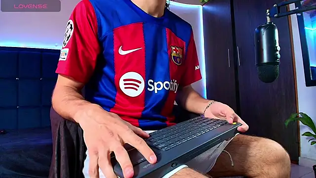 Snapshot of kuzzcoo chatting on September 28, 2025, 8:36 pm kuzzcoo online show from September 28, 2025, 8:36 pm