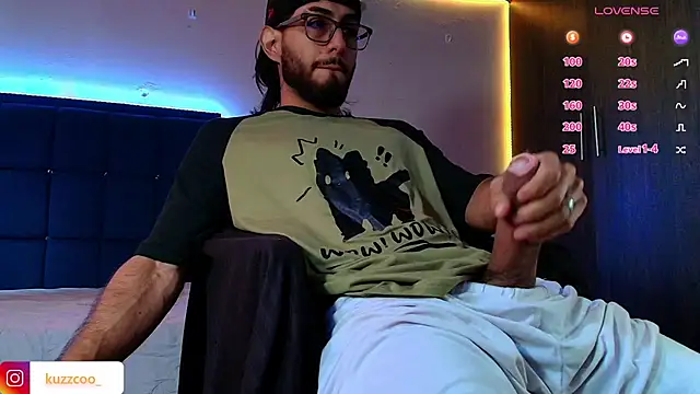 kuzzcoo online show from March 22, 2026, 1:03 pm