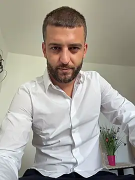 ElChapoGuzman95 online show from July 21, 2026, 8:16 am