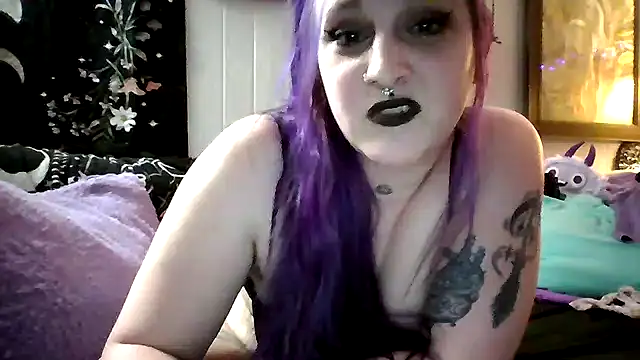 LunaLilith online show from February 13, 2025, 10:55 am