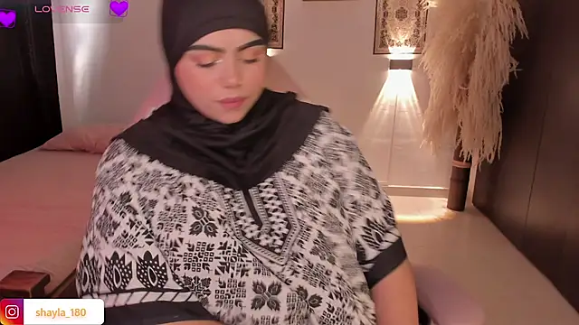 shayla 18 online show from November 22, 2025, 7:24 pm