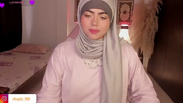 Snapshot of shayla_18 chatting on February 23, 2026, 8:39 pm shayla 18 online show from February 23, 2026, 8:39 pm