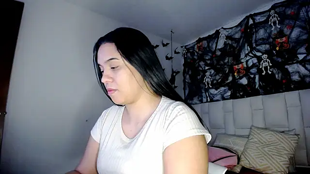 tiffany  pink online show from October 20, 2025, 8:42 pm