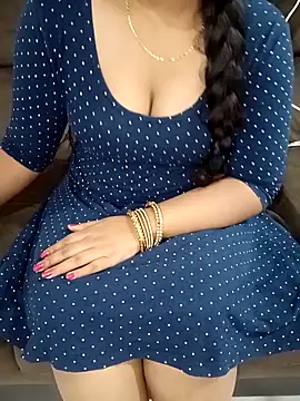 Snapshot of Mounika25 chatting on October 17, 2025, 5:37 pm Mounika25 online show from October 17, 2025, 5:37 pm