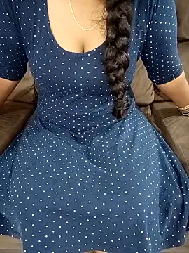 Snapshot of Mounika25 chatting on October 24, 2025, 8:00 am Mounika25 online show from October 24, 2025, 8:00 am