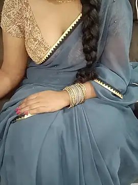 Snapshot of Mounika25 chatting on October 25, 2025, 9:06 am Mounika25 online show from October 25, 2025, 9:06 am