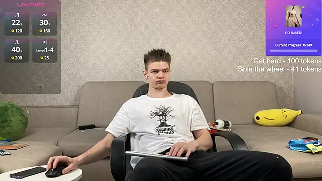 Snapshot of dantebigboi300 chatting on December 2, 2024, 7:47 am dantebigboi300 online show from December 2, 2024, 7:47 am