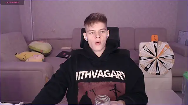 Snapshot of dantebigboi300 chatting on December 23, 2024, 9:29 pm dantebigboi300 online show from December 23, 2024, 9:29 pm