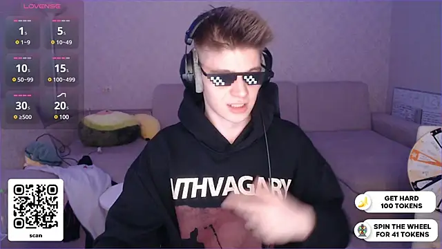 Snapshot of dantebigboi300 chatting on December 29, 2024, 6:16 pm dantebigboi300 online show from December 29, 2024, 6:16 pm