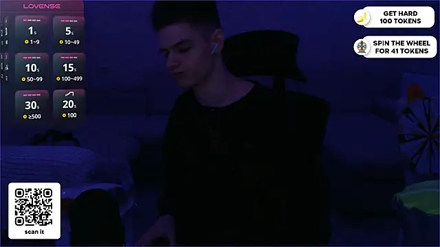 Snapshot of dantebigboi300 chatting on January 26, 2025, 5:55 pm dantebigboi300 online show from January 26, 2025, 5:55 pm