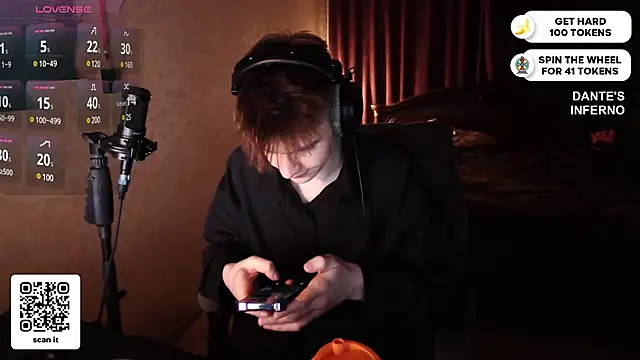 Snapshot of dantebigboi300 chatting on February 25, 2025, 6:20 pm dantebigboi300 online show from February 25, 2025, 6:20 pm