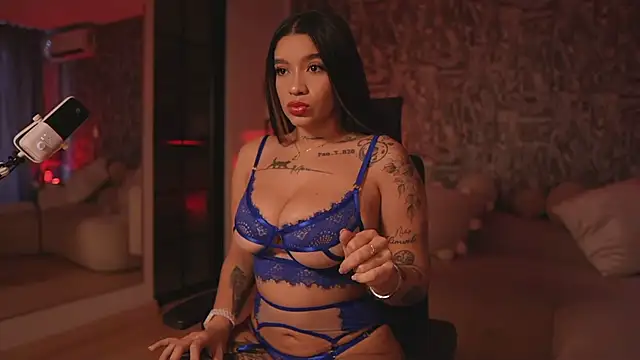 Snapshot of HannahW_ chatting on September 28, 2025, 11:48 am HannahW online show from September 28, 2025, 11:48 am